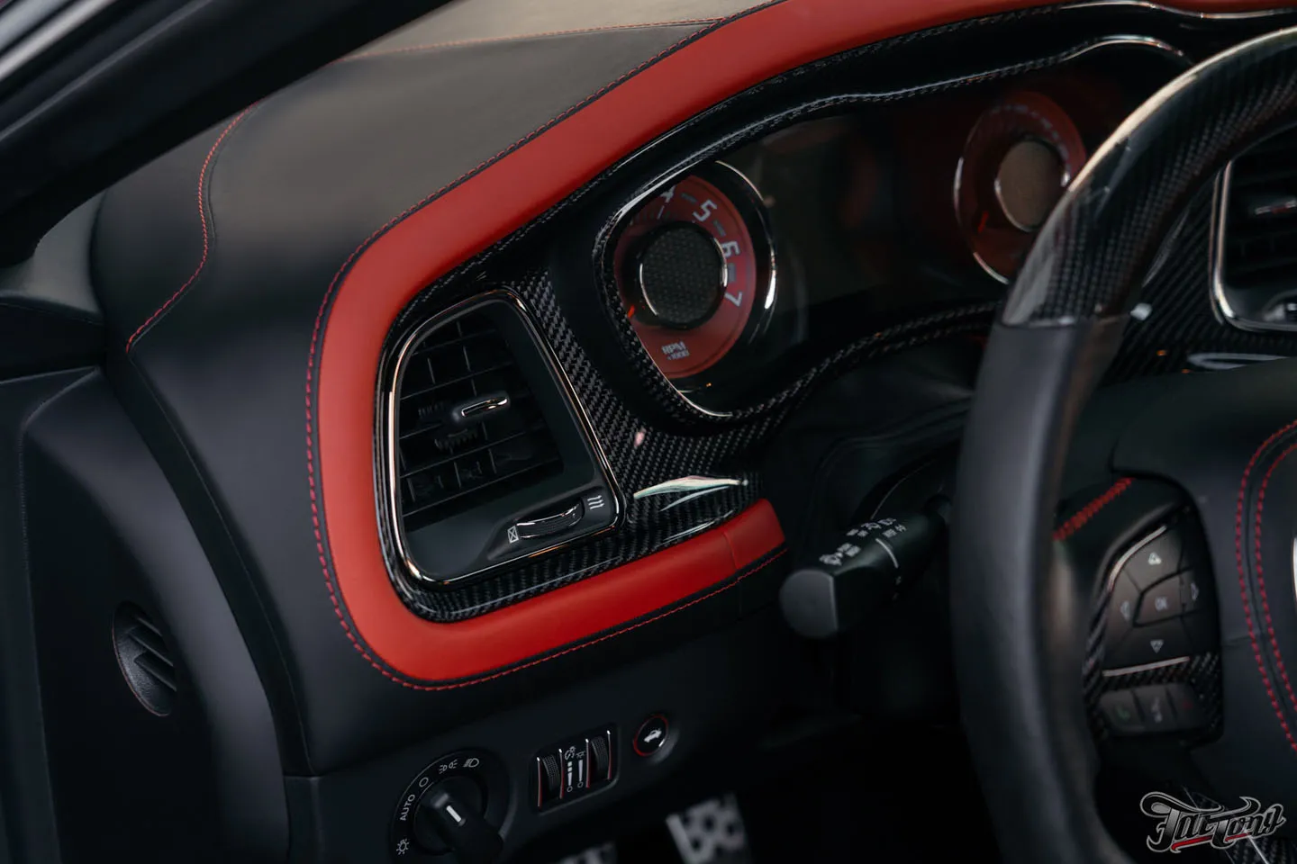 Вспомним большой проект по Dodge Challenger Hellcat?